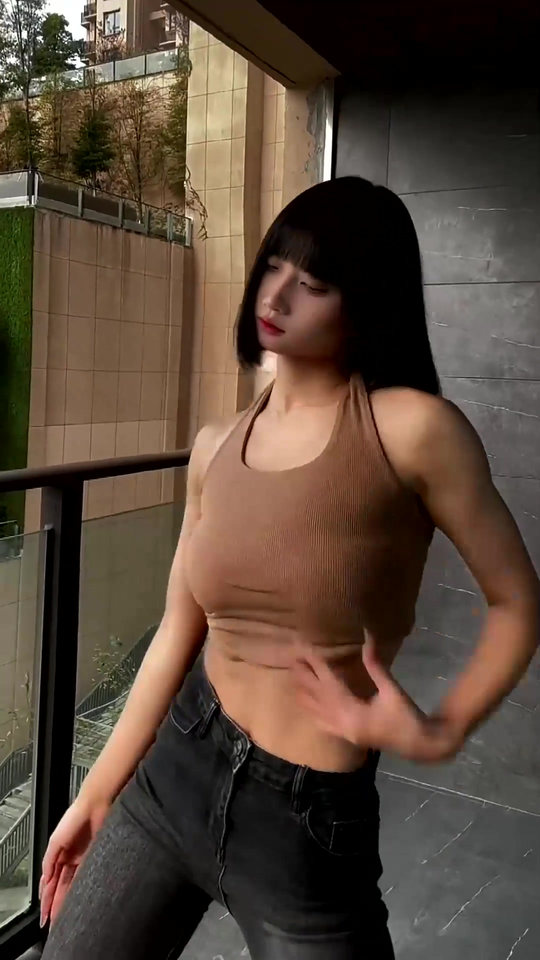 如何免费下载黄片热门内容